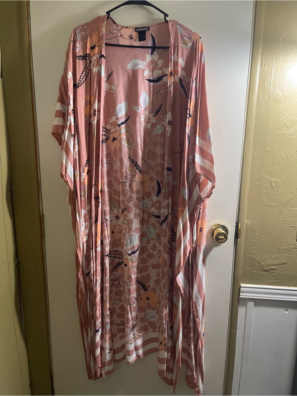 Steve Madden Dusty Pink Floral Kimono